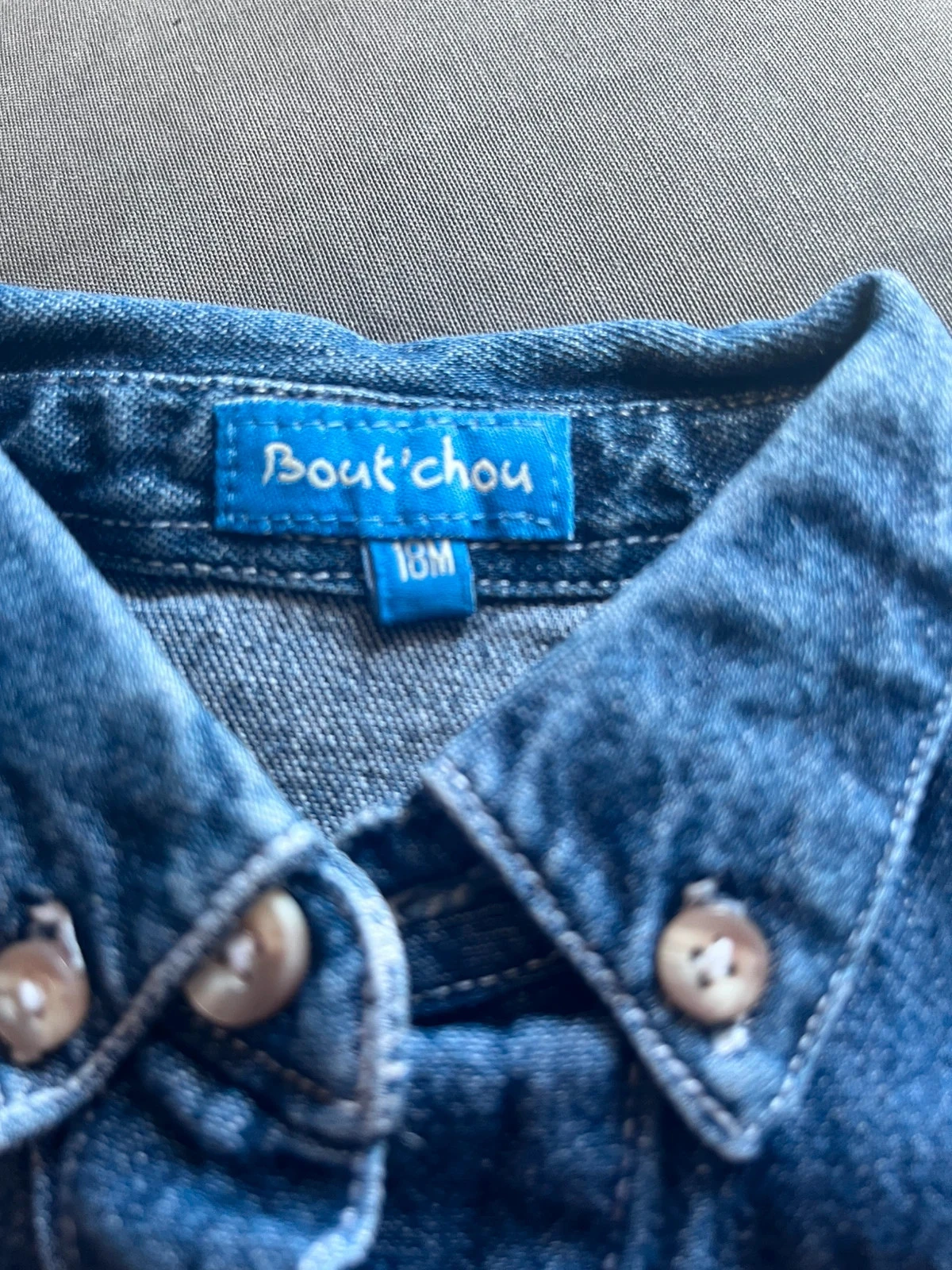 Camisa jeans Bout’chou – Tamanho 18 meses – Bom estado – photo 2